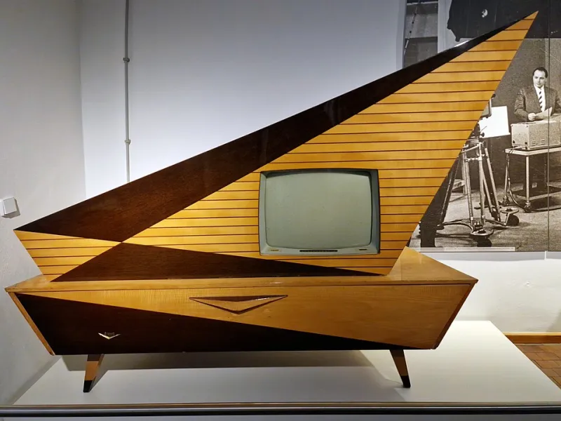 Designed to Die: The Ultra-Wealthy Collectors Paying Fortunes for Technology Built to Expire
